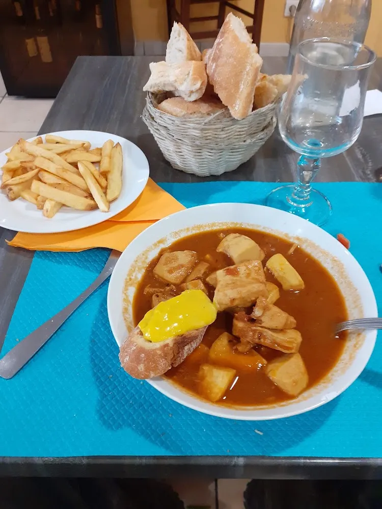 Seiches A la Catalane Avec Accompagnement de Frite